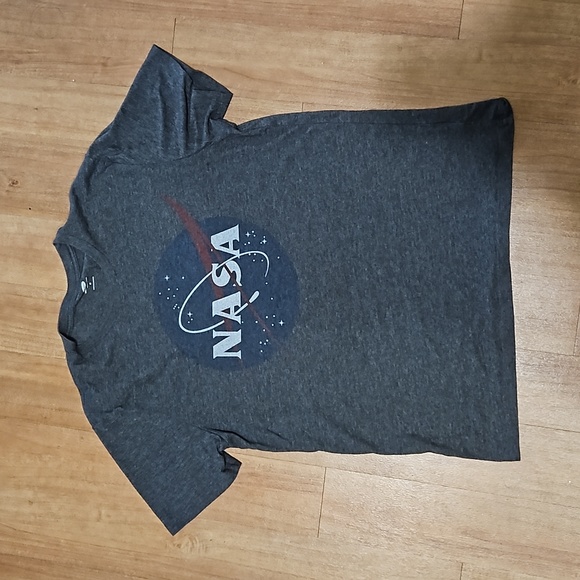 Grey NASA Graphic tee - Picture 1 of 6